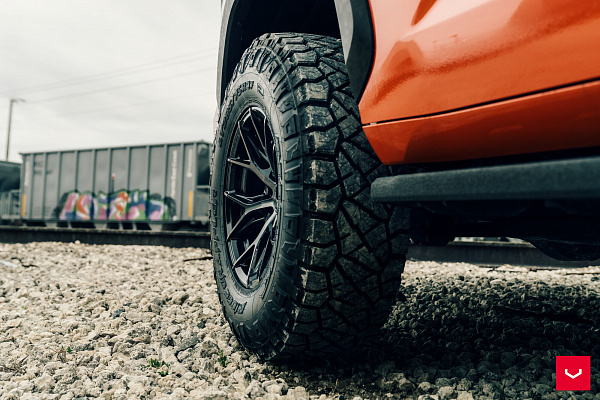 Фото дисков Vossen HF6-4 Глянцевый темный лак на Toyota Sequoia III