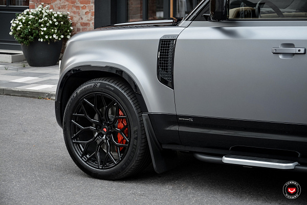 Фото дисков Vossen S17-01 Черный глянец на Land Rover Defender II