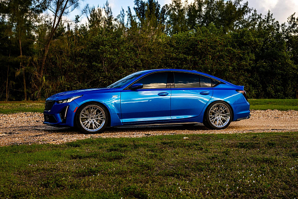 Фото дисков Rusch F11-R Полированный лак на Cadillac CT5