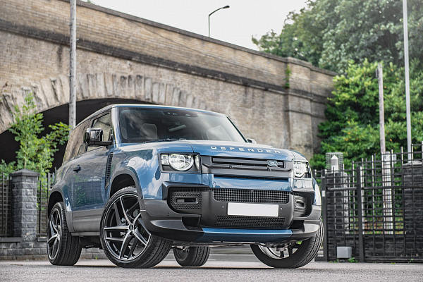 Фото дисков Kahn Type 52 RS Черный сатин на Land Rover Defender II