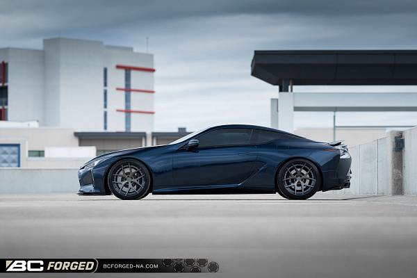 Фото дисков BC Forged HCS21 Глянцевый графит на Lexus LC 500
