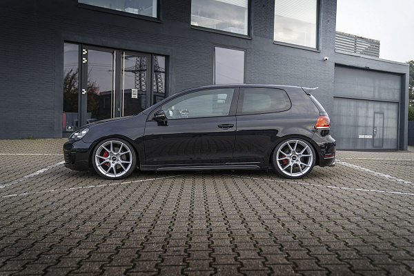 Фото дисков Rotiform KPR Серебро на Volkswagen Golf VII
