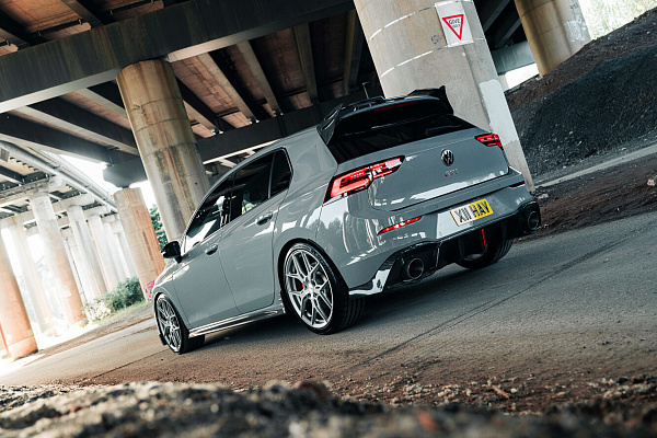 Фото дисков Vossen HF-5 Серебро на Volkswagen Golf VIII