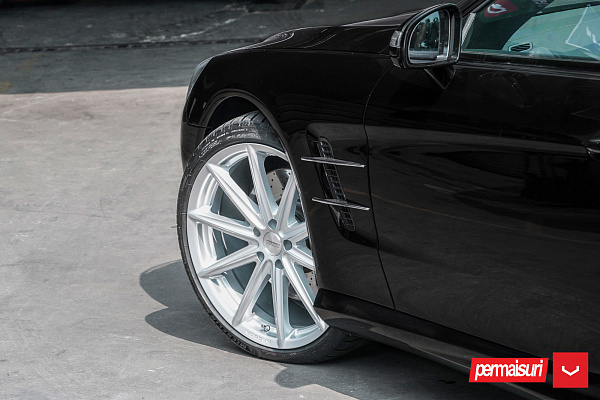 Фото дисков Vossen VFS-10 Серебро на Mercedes-Benz SL (R231)