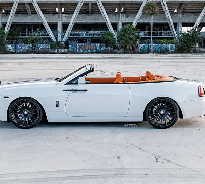 Фото дисков Strasse Wheels SV15T Deep Concave Duoblock RR на Rolls-Royce Ghost I