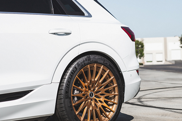 Фото дисков Brixton Forged HS1 Сатиновая медь на Audi E-tron
