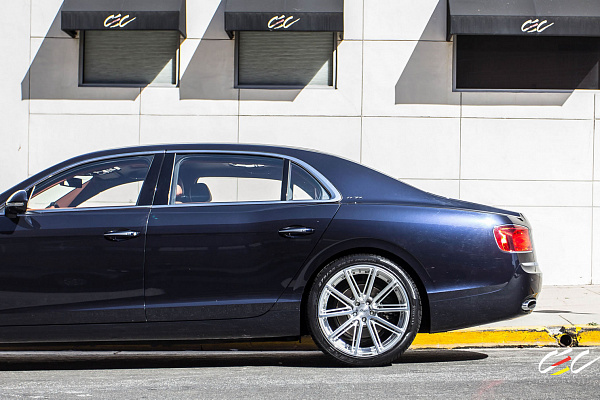 Фото дисков CEC C25 Глянцевый лак на Bentley Flying Spur II