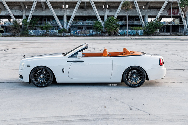Фото дисков Strasse Wheels SV15T Deep Concave Duoblock RR Черный глянец на Rolls-Royce Ghost I