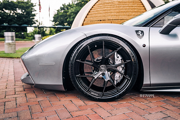 Фото дисков Strasse Wheels SM5RT Deep Concave Monoblock Другой цвет на Ferrari 488