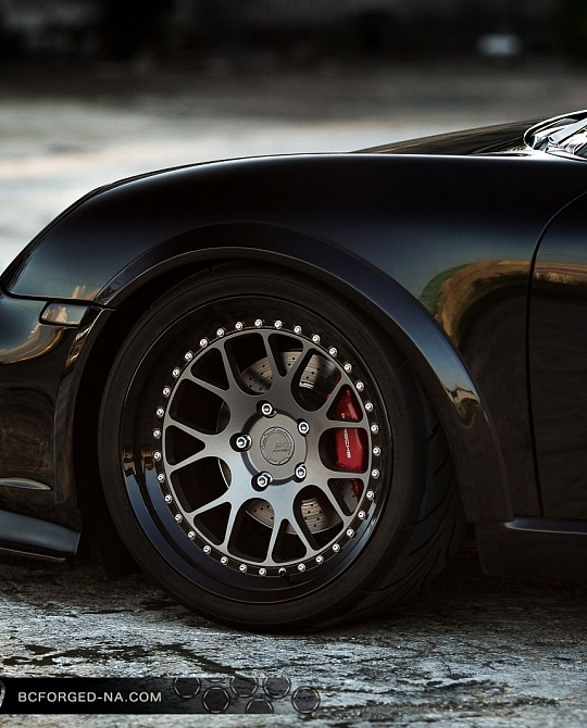 Фото дисков LE72 // MLE72 Матовый графит на Porsche Cayman I