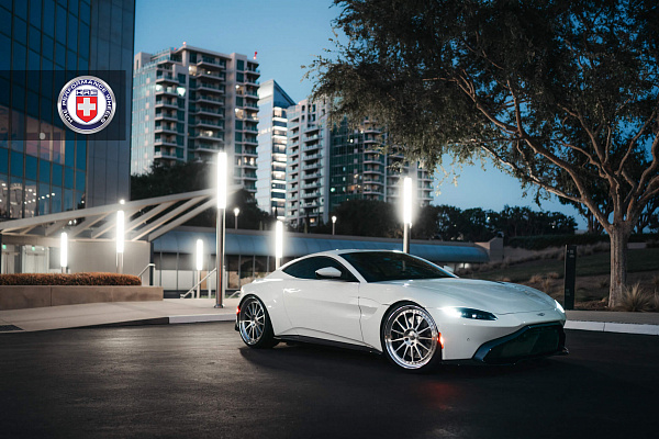 Фото дисков HRE 303 Глянцевый лак на Aston Martin Vantage 4