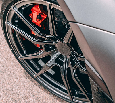 Фото дисков Savini SV1 на McLaren 720S