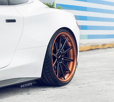 Фото дисков Strasse Wheels R10 Deep Concave FS на Aston Martin Vanquish 2