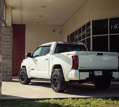 Фото дисков 4PLAY 4P55 на Toyota Tundra III