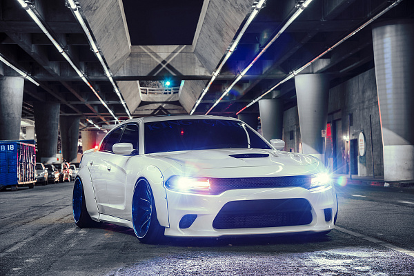 Фото дисков Savini SV63 Другой цвет на Dodge Charger VII