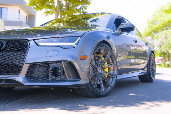 Фото дисков CEC C882 Глянцевый темный лак на Audi A/RS 7 (4G)