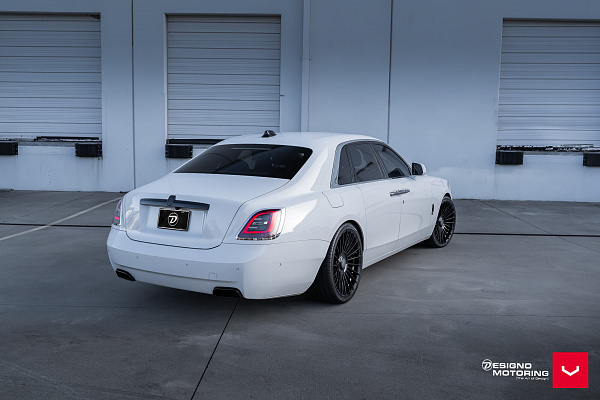Фото дисков Vossen HF-8 Черный глянец на Rolls-Royce Ghost II