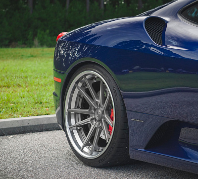 Фото дисков Strasse Wheels SV1 Deep Concave FS на Ferrari F430