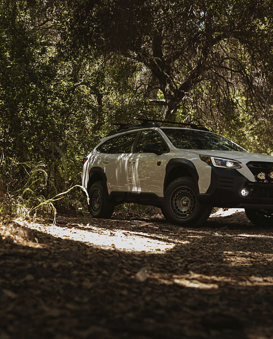 Фото дисков AWOL Черный сатин на Subaru Outback BT