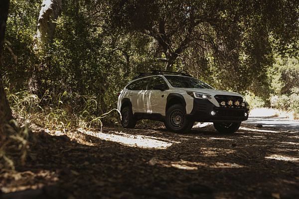 Фото дисков Black Rhino AWOL Черный сатин на Subaru Outback BT