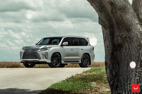 Фото дисков Vossen HF-7 Черный глянец на Lexus LX III