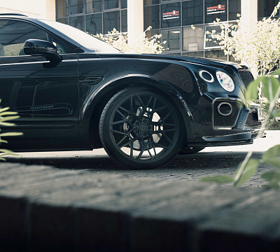 Фото дисков Vossen UV-1 на Bentley Bentayga