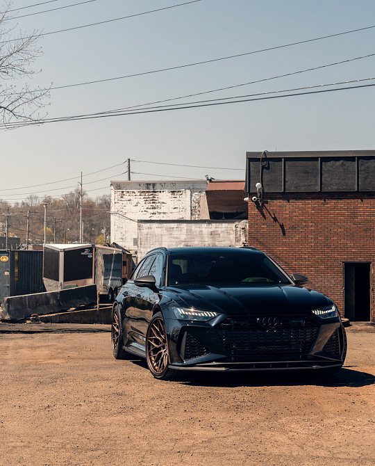 Фото дисков S17-01 (3-Piece) Сатиновая бронза на Audi A/RS 6 (C7)