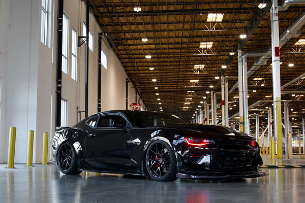 Фото дисков MRR FS06 Черный глянец на Chevrolet Camaro VI