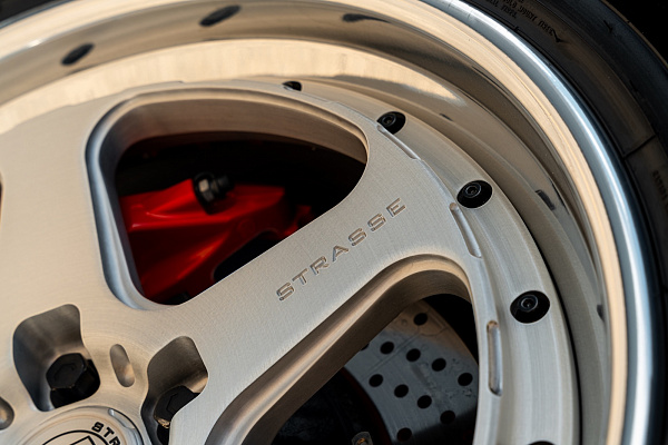 Фото дисков Strasse Wheels S5 Track Глянцевый лак на Toyota Supra A80