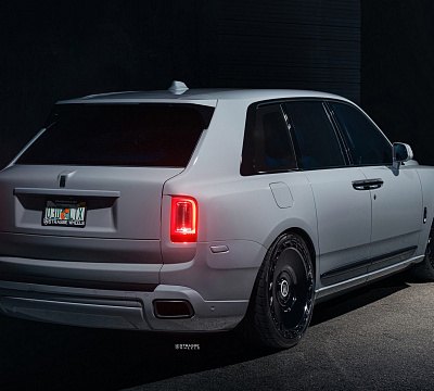 Фото дисков Strasse Wheels SV101 Deep Concave Duoblock RR на Rolls-Royce Cullinan