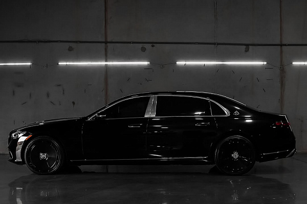 Фото дисков Giovanna Amur Черный глянец на Mercedes-Benz S-Class (W223)