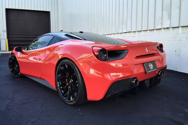 Фото дисков HRE P200 Черный глянец на Ferrari 488