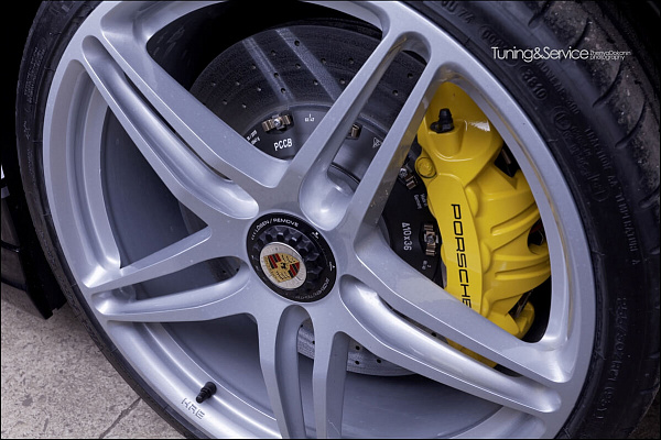 Фото дисков HRE P107 Серебро на Porsche 911 VII