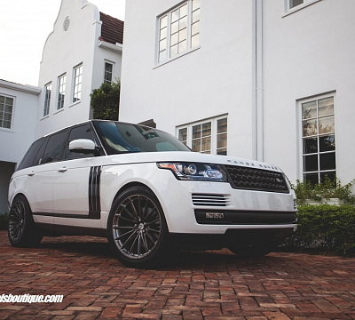 Фото дисков HRE P103 на Land Rover Range Rover IV