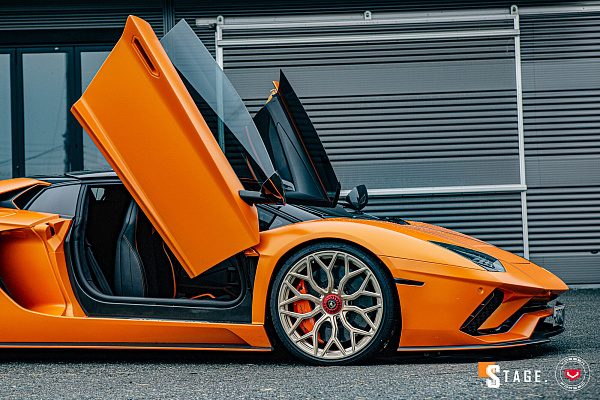 Lamborghini Aventador