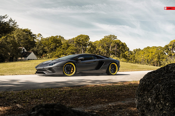 Фото дисков Anrky AN30 Черный сатин на Lamborghini Aventador