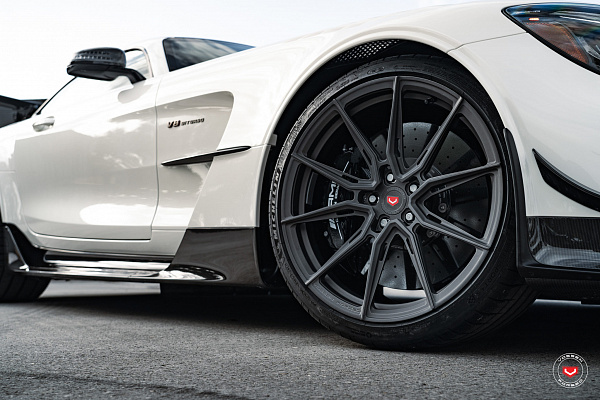 Фото дисков Vossen EVO-2R Черный сатин на Mercedes-Benz AMG GT I