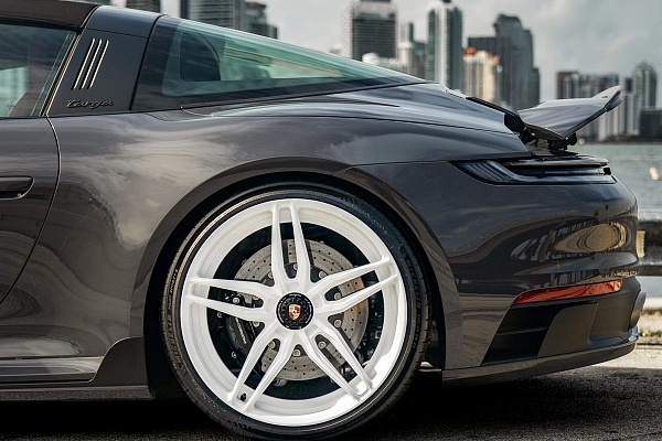 Фото дисков Anrky AN27 Белый глянец на Porsche 911 VIII