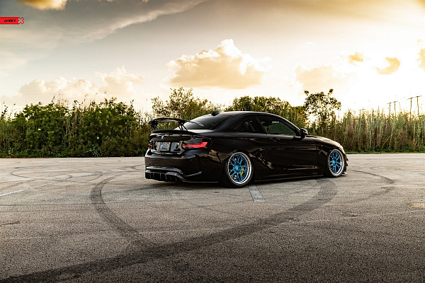Фото дисков Anrky RS2 Синий глянец на BMW 2/M2 (F22/F87)