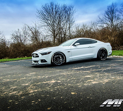 Фото дисков MRR M350 на Ford Mustang VI