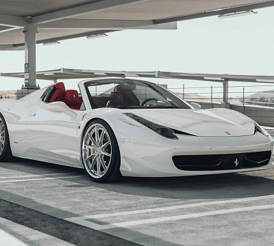 Фото дисков HRE S104SC на Ferrari 458