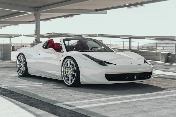 Фото дисков HRE S104SC Глянцевый лак на Ferrari 458