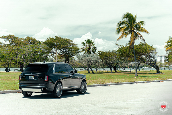 Фото дисков Vossen S17-16 Глянцевый лак на Rolls-Royce Cullinan