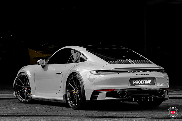 Фото дисков Vossen M-X2 Черный глянец на Porsche 911 VIII