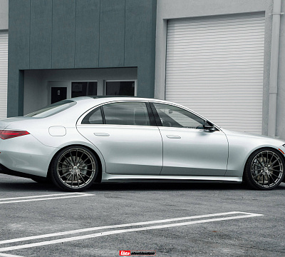 Фото дисков HRE P103 на Mercedes-Benz S-Class (W223)