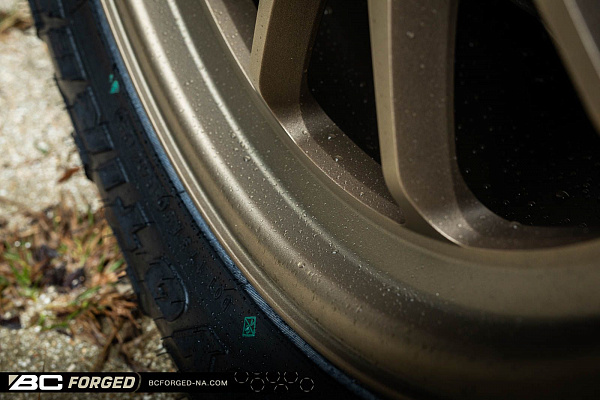 Фото дисков BC Forged TD01 Сатиновая бронза на Toyota Sequoia III