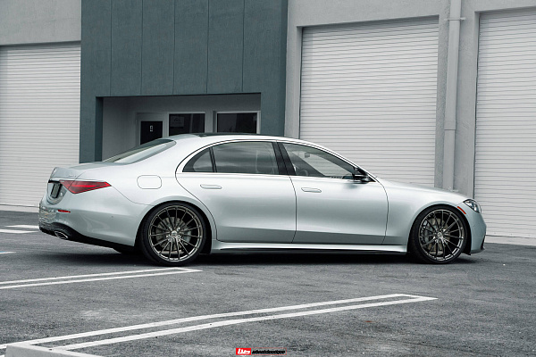 Mercedes-Benz S580