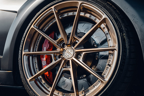 Фото дисков Anrky AN28 Глянцевое темное золото на Mercedes-Benz CLS (C218)