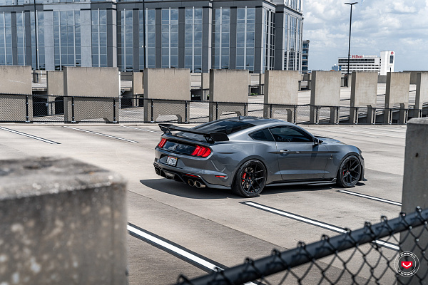 Фото дисков Vossen S21-01 Черный сатин на Ford Mustang VI