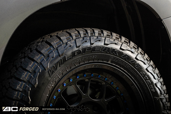 Фото дисков BC Forged LE72 // MLE72 Глянцевый темный лак на Lexus GX II